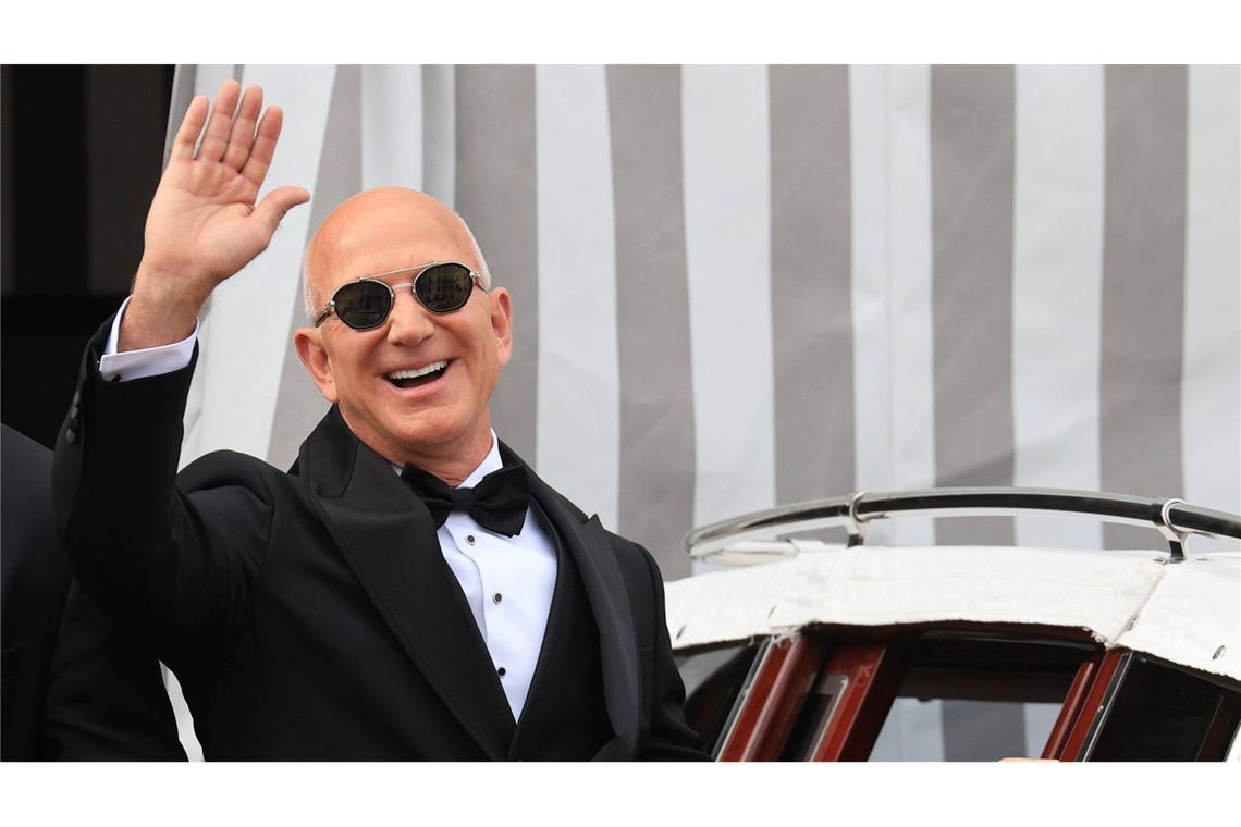 Jeff Bezos und Lauren Sánchez sagen Ja bei Vermählung der Superlative Sichtlich in bester Laune: US-Milliardär bei seiner Hochzeitsfeier in Venedig.