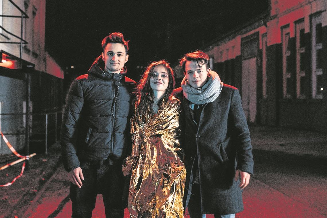 Jugendliebe mit bitterem Ende Sichtlich zufrieden: Regisseur Niklas Straub (links), Schauspielerin Farina Flebbe und Produzent Dominik Reiland. Fotos: N. Benjamin