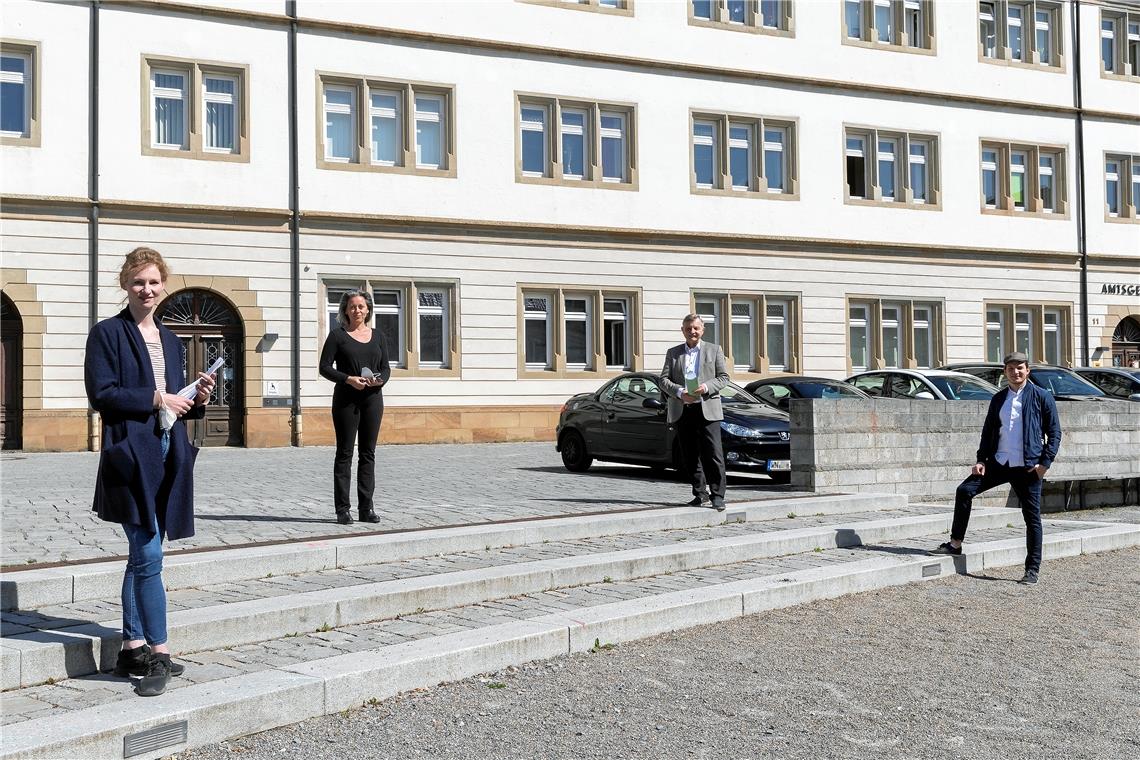 Sie arbeiten an einem Kultursommer in Backnang (von links): Juliane Putzmann, Jasmin Meindl, Siegfried Janocha und Johannes Ellrott. Auf dem Stiftshof sollen zwei Bühnen stehen. Foto: J. Fiedler