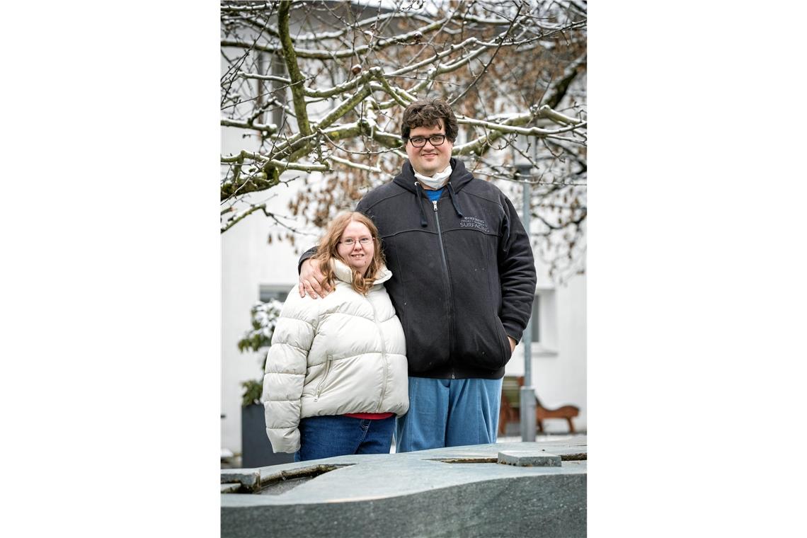 Sie haben die große Liebe gefunden: Vor etwa neun Jahren haben sich Cindy und Alfred kennengelernt, inzwischen wohnen sie zusammen in der Paulinenpflege Winnenden. Fotos: A. Becher