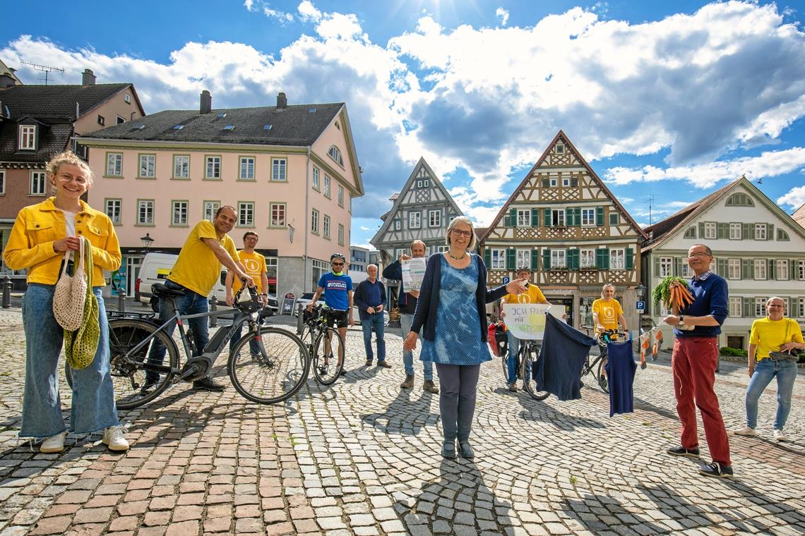 „Wetten, dass..?“ fürs Klima Sie haben die Klimawette nach Backnang geholt: Ein breites Bündnis setzt sich hier nun dafür ein, dass die Bürger CO2 einsparen. Foto: A. Becher