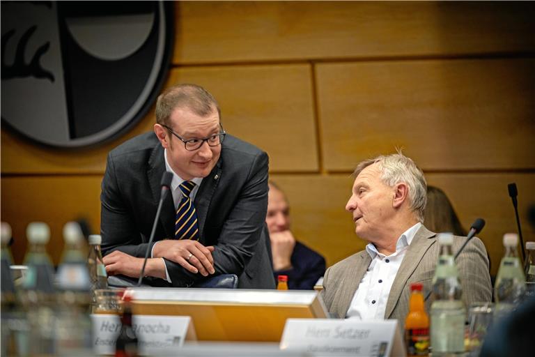 Sie haben die neue Verwaltungsstruktur ausgeheckt: Oberbürgermeister Maximilian Friedrich (links) und der scheidende Erste Bürgermeister Siegfried Janocha. Foto: Alexander Becher