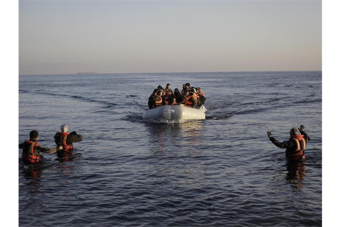 Lage im Flüchtlingslager auf Lesbos nach Feuertod angespannt