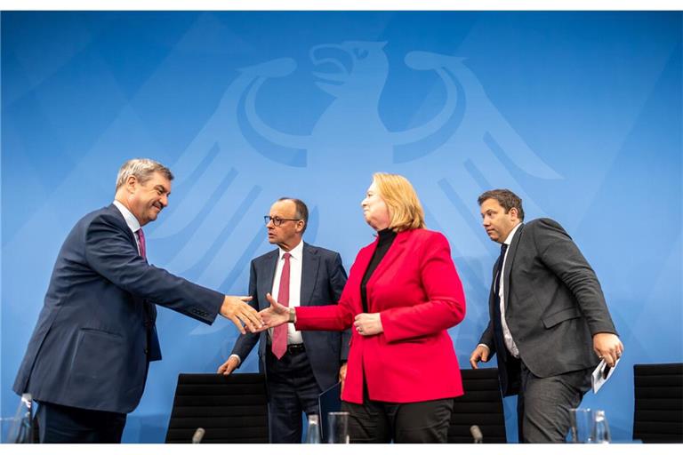 Sie sind sich einig – nur was haben die Bürger davon? Die Spitzen der Koalition: CSU-Chef Markus Söder, Kanzler Friedrich Merz, SPD-Chefin Bärbel Bas und Vizekanzler Lars Klingbeil (von links).