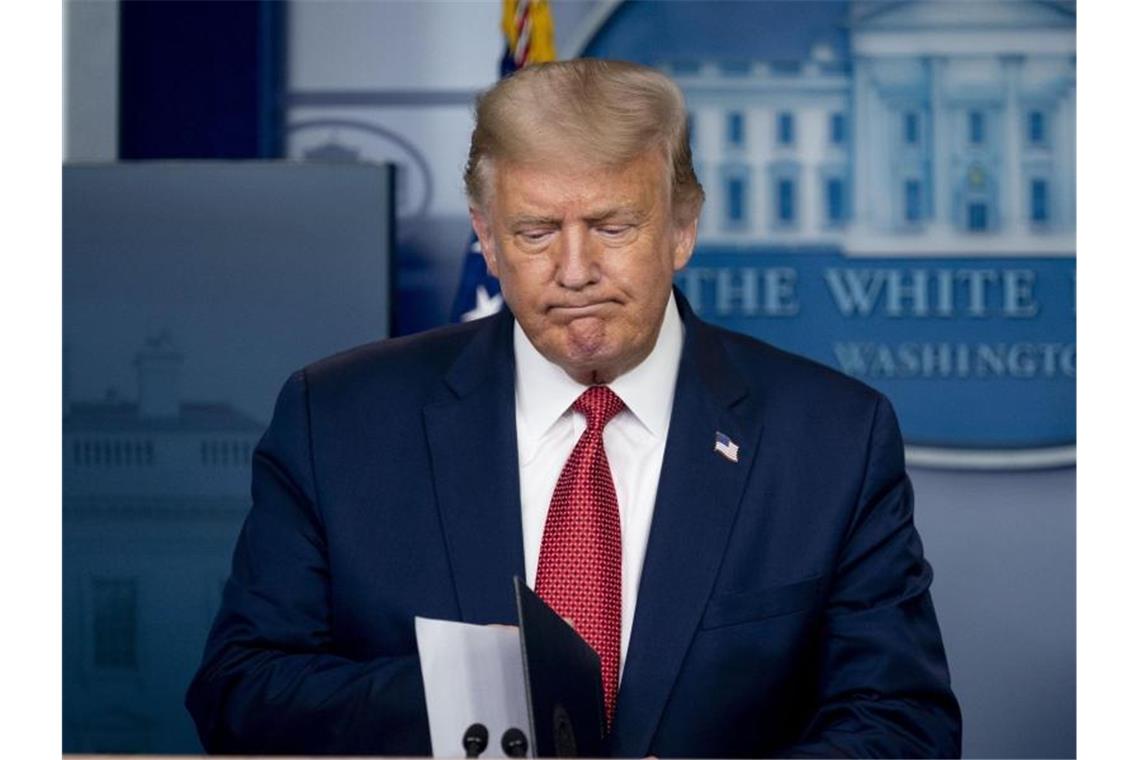 Schüsse vor Weißem Haus: Trump unterbricht Pressekonferenz „Sie waren überrascht, ich war überrascht, und ich denke auch, dass das ziemlich ungewöhnlich war“, sagte Trump nach dem Vorfall. Foto: Andrew Harnik/AP/dpa