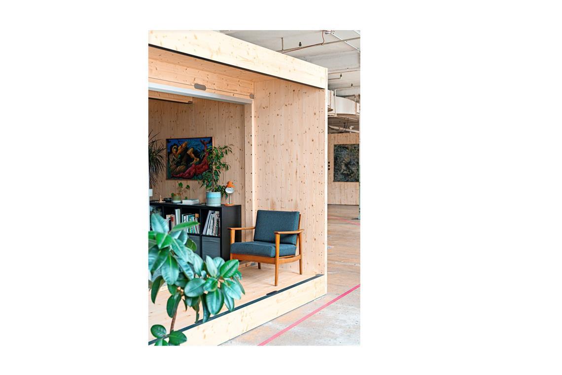 Sieben Hauptpreise wurden bei „Max40“ vergeben. Einer ging an  ADAPTER e.V. aus Stuttgart – Christiana Weiß, Paul Vogt, Elif Kälberer  – für „Pionierwohnen im Neckarspinnerei Quartier (NQ)“ in  Wendlingen am Neckar.