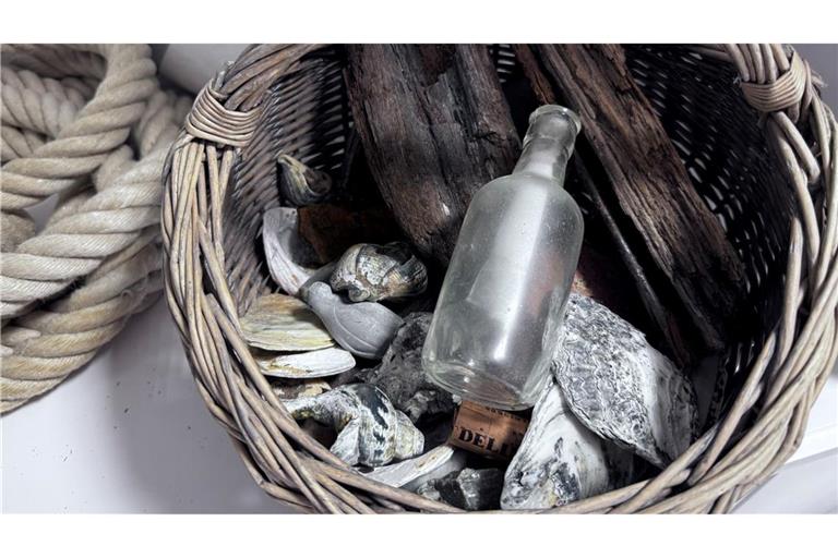 Sieben Jahre lag eine auf Sylt gefundene Flaschenpost bei ihren Findern, ohne entziffert worden zu sein.