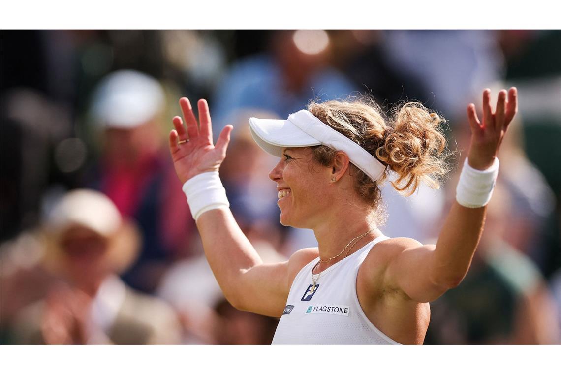 Mit Blitz und Donner: Stuttgarterin Siegemund setzt Wimbledon-Märchen fort Siegemund feiert ihren Sieg gegen gegen die Argentinierin Solana Sierra in Wimbledon.