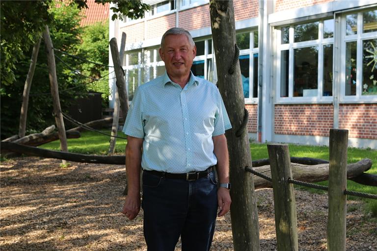 Siegfried Bubeck verlässt die Murrtalschule nach neun Jahren. Auch neue Klettermöglichkeiten auf dem Pausenhof hat es unter seiner Führung gegeben. Foto: K. Doberer