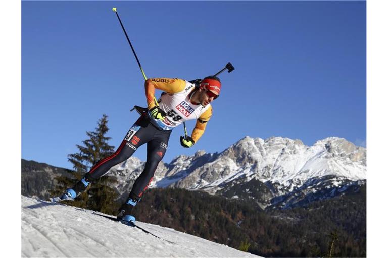 Siegte beim Massenstart in Hochfilzen: Arnd Peiffer. Foto: Matthias Schrader/AP/dpa