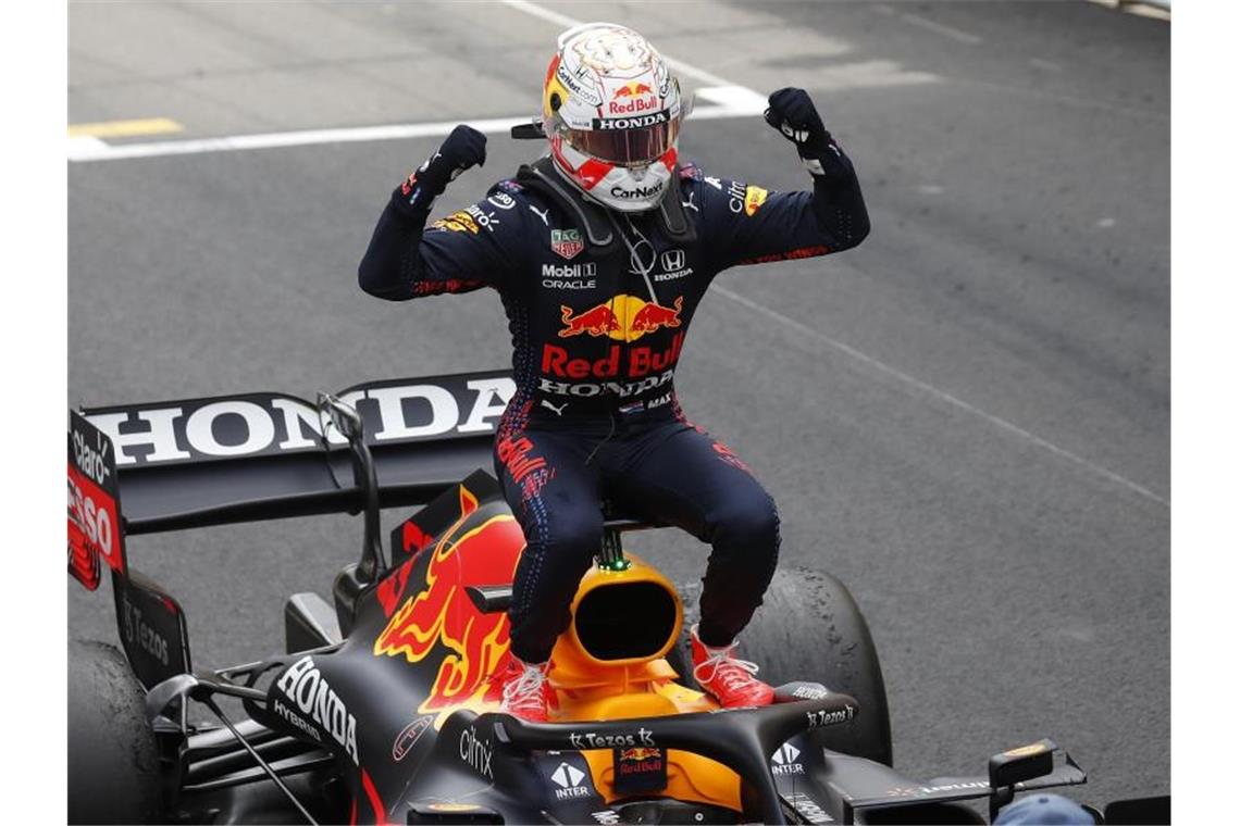 Verstappen nutzt Leclercs Pech: Monaco-Sieg und WM-Führung Siegte in Monaco: Red-Bull-Pilot Max Verstappen. Foto: Gonzalo Fuentes/Pool Reuters/dpa