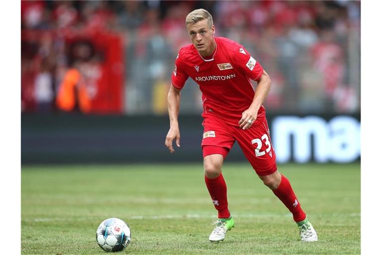 Sieht den Bundesliga-Re-Start auch durchaus kritisch: Union-Profi Felix Kroos. Foto: Andreas Gora/dpa