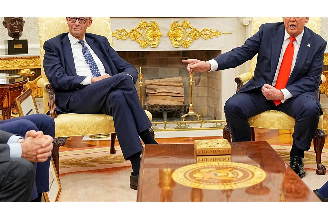 Sieht in europäischen Spitzenpolitikern wie Friedrich Merz offensichtlich eine indirekte Gefahr für amerikanische Interessen: US-Präsident Donald Trump. (Archivbild)