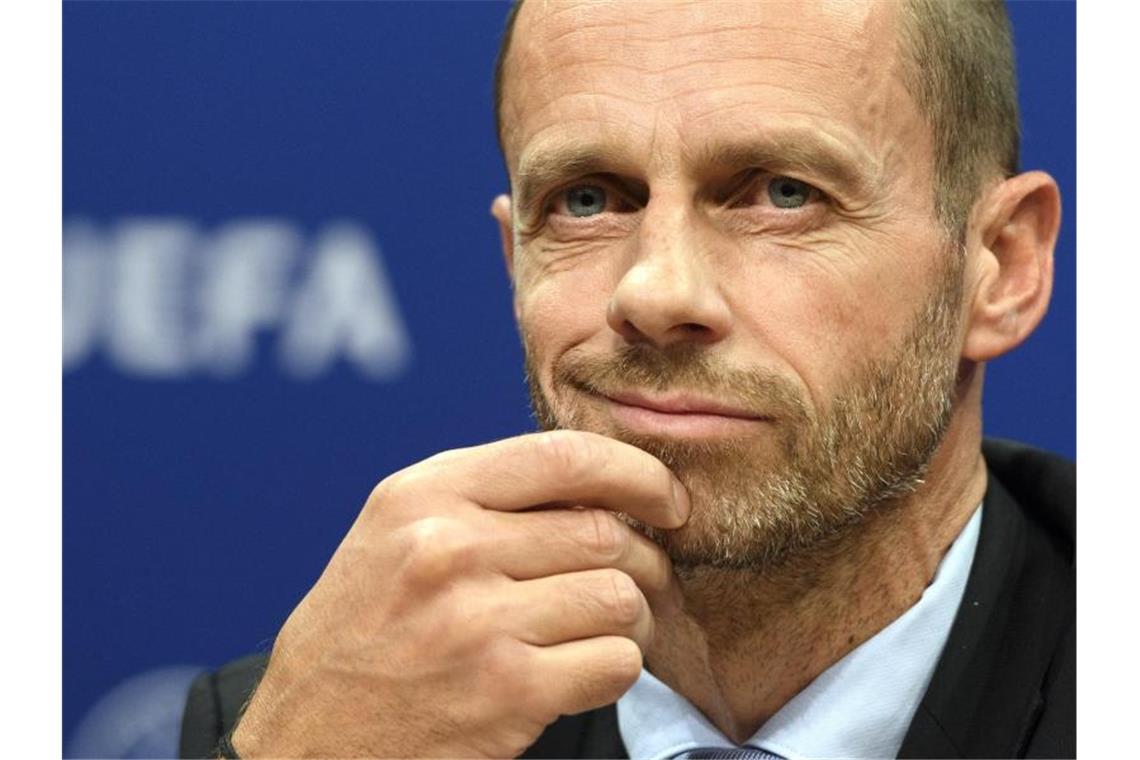 UEFA-Chef Ceferin: Fußball-EM 2021 zur Not auch acht Ländern Sieht Probleme bei drei angedachten EM-Spielorten: UEFA-Präsident Aleksander Ceferin. Foto: picture alliance / Laurent Gillieron/KEYSTONE/dpa