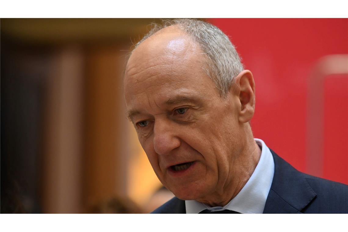 Forum mit BMW, Apple und Co.: Nutzt China das US-Vakuum? Siemens-CEO Roland Busch lobte in China die Fortschritte des Landes im Bereich KI.
