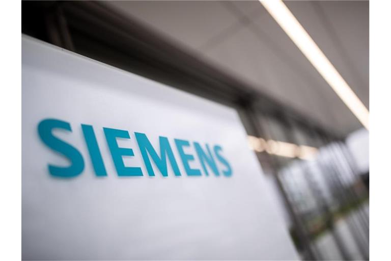 Siemens hat vor seiner jährlichen Hauptversammlung starke Zahlen für das erste Quartal seines Geschäftsjahres vorgelegt. Foto: Daniel Karmann/dpa