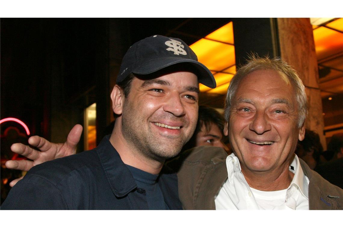 Sigi Rothemund (r) mit Sohn Marc 2007 in München. Der Regisseur ist auf der spanischen Balearen-Insel Menorca gestorben.