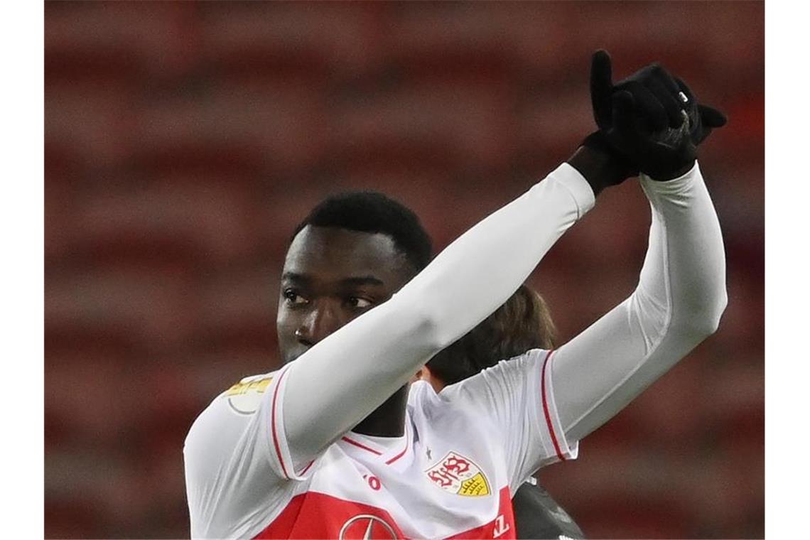 VfB-Trainer über Wamangituka: „Junge mit einem guten Herz“ Silas Wamangituka von Stuttgart jubelt nach einem Tor. Foto: Marijan Murat/dpa