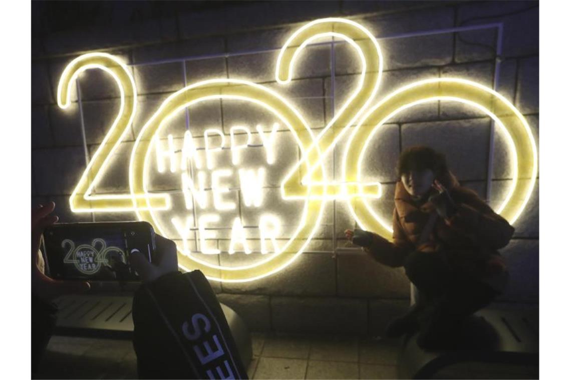 2020 ist da: Ausgelassene Silvesterpartys weltweit Silvester in Südkorea. Foto: Ahn Young-Joon/AP/dpa