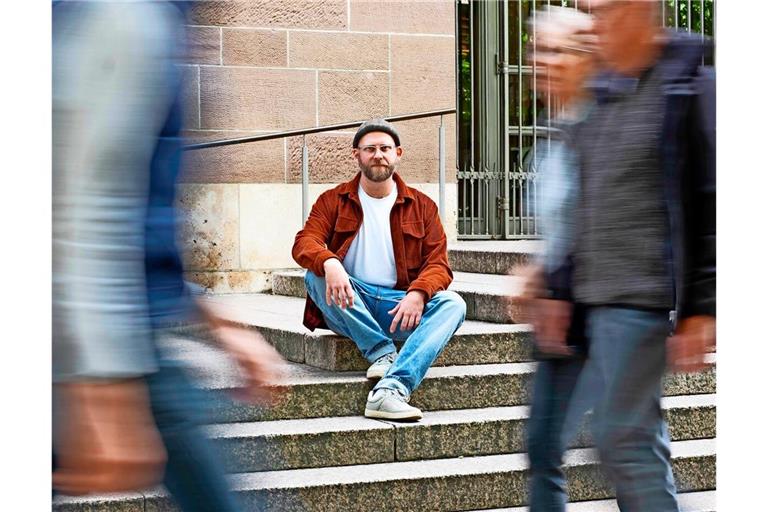 Simon Fregin im Puls der Stadt. Der Sozialarbeiter leitet das Team der Mobilen Jugendarbeit in der Innenstadt.