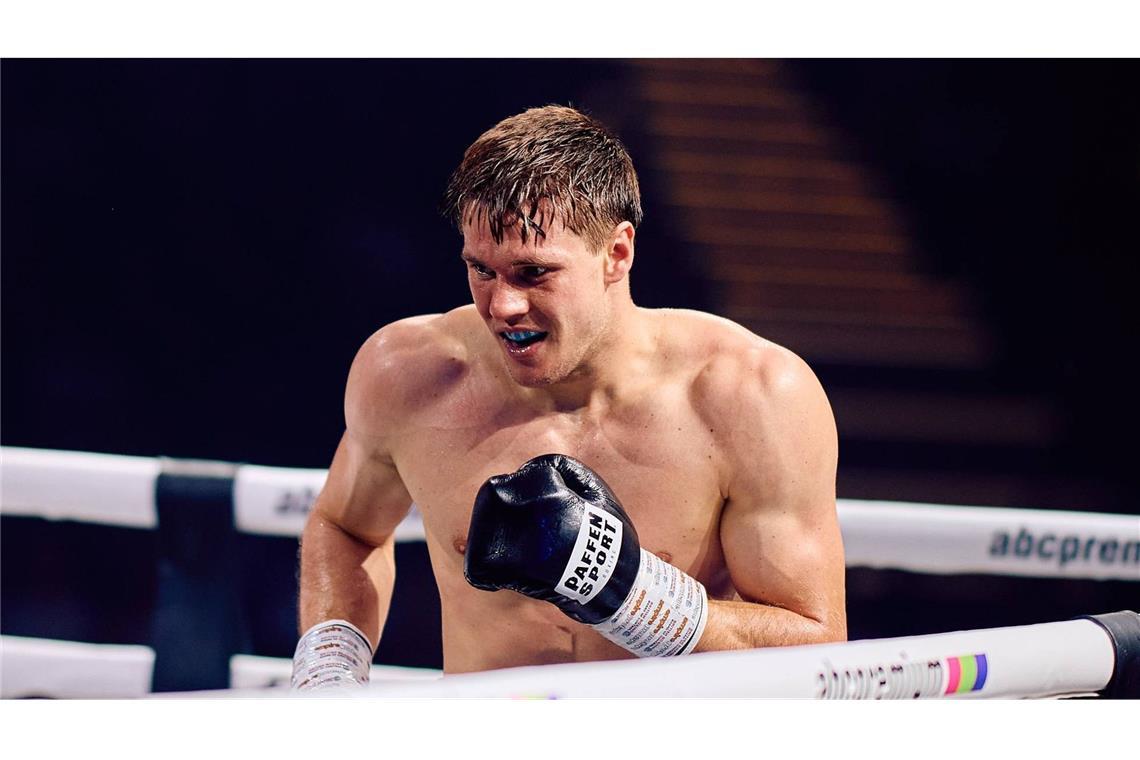 Simon Zachenhuber hat in London gegen Pawel August nach Punkten verloren.