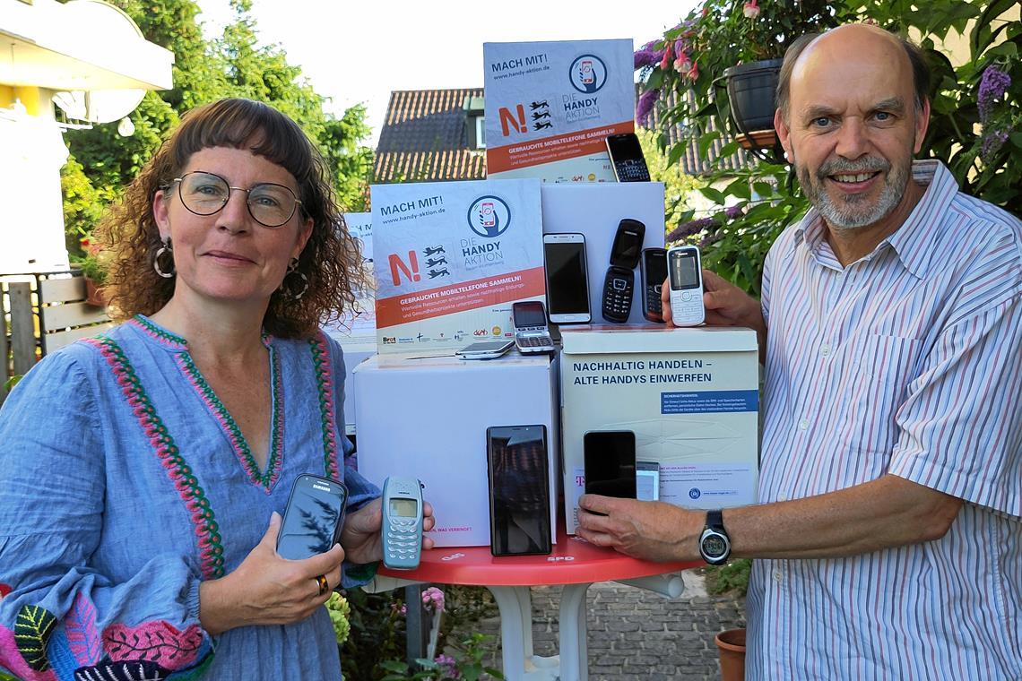Handysammlung von Gernot Gruber wird fortgeführt Simone Kirschbaum führt Gernot Grubers Aktion fort. Foto: privat