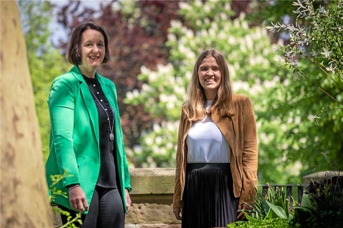 Viel Teamwork bei der neuen Schulleitung Simone Otterbach (links) und Tamara Bollmann bilden die Schulleitung an der Schillerschule Backnang. Foto: Alexander Becher