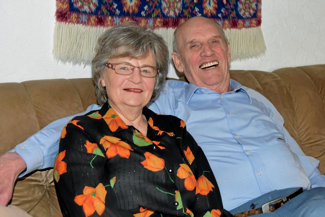 Sind seit 60 Jahren verheiratet: Elisabeth und Ludwig Titz. Foto: T. Sellmaier