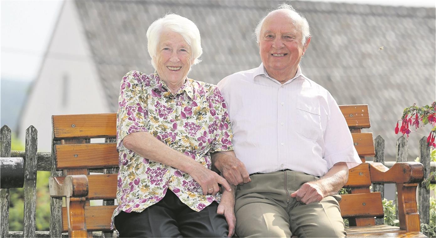 Sind seit 65 Jahren verheiratet: Reinhold und Ella Kircher aus Nassach. Foto: A. Becher