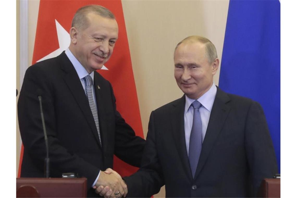 Sind sich einig: Kremlchef Wladimir Putin und der türkische Präsident Recep Tayyip Erdogan. Foto: Sergei Chirikov/Pool EPA/AP/dpa