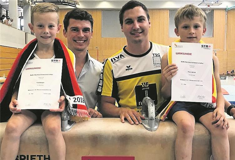 Sind zufrieden (von links): Tim Adolph, Robert Steiner, Nico Zeisel und Finn Jahnle. Foto: privat