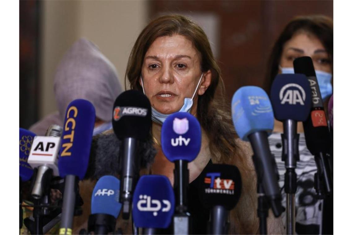 Sirka Sarsam, Aktivistin der Nichtregierungsorganisation Burj Babel und Freundin der entführten deutschen Kuratorin, während einer Pressekonferenz. Foto: Ameer Al Mohammedaw/dpa