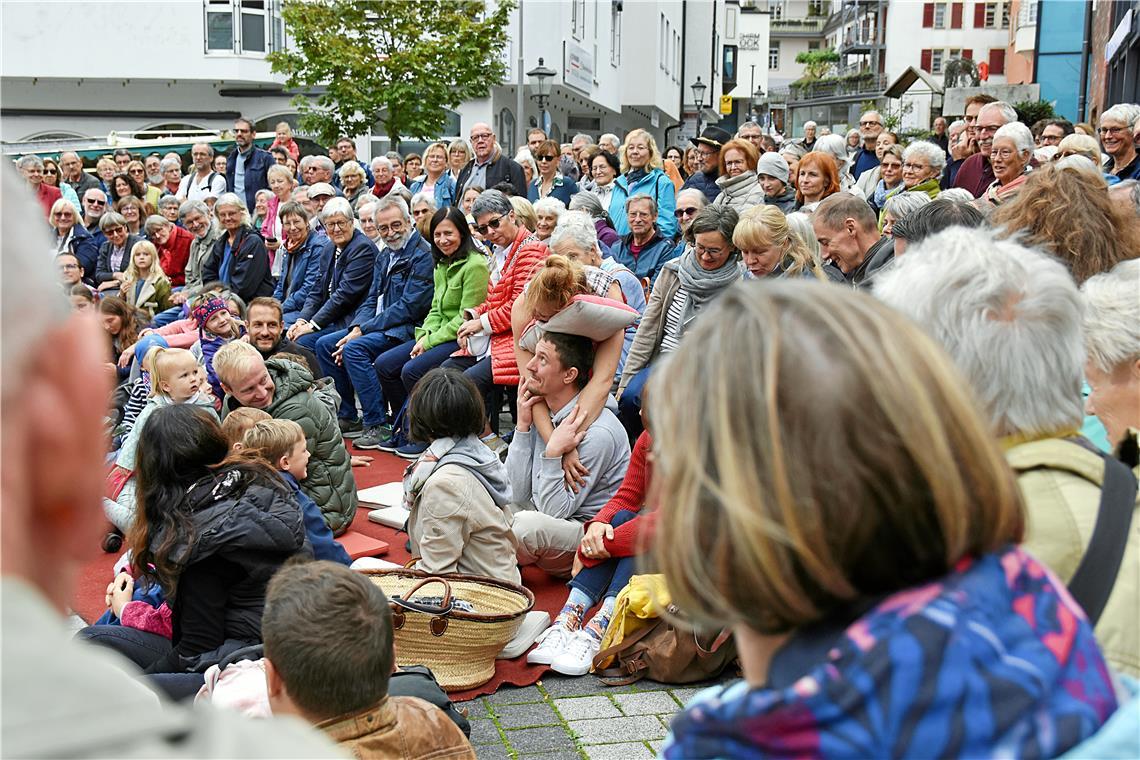 SiSiNonNon: Das Publikum dar auch mitmachen.  