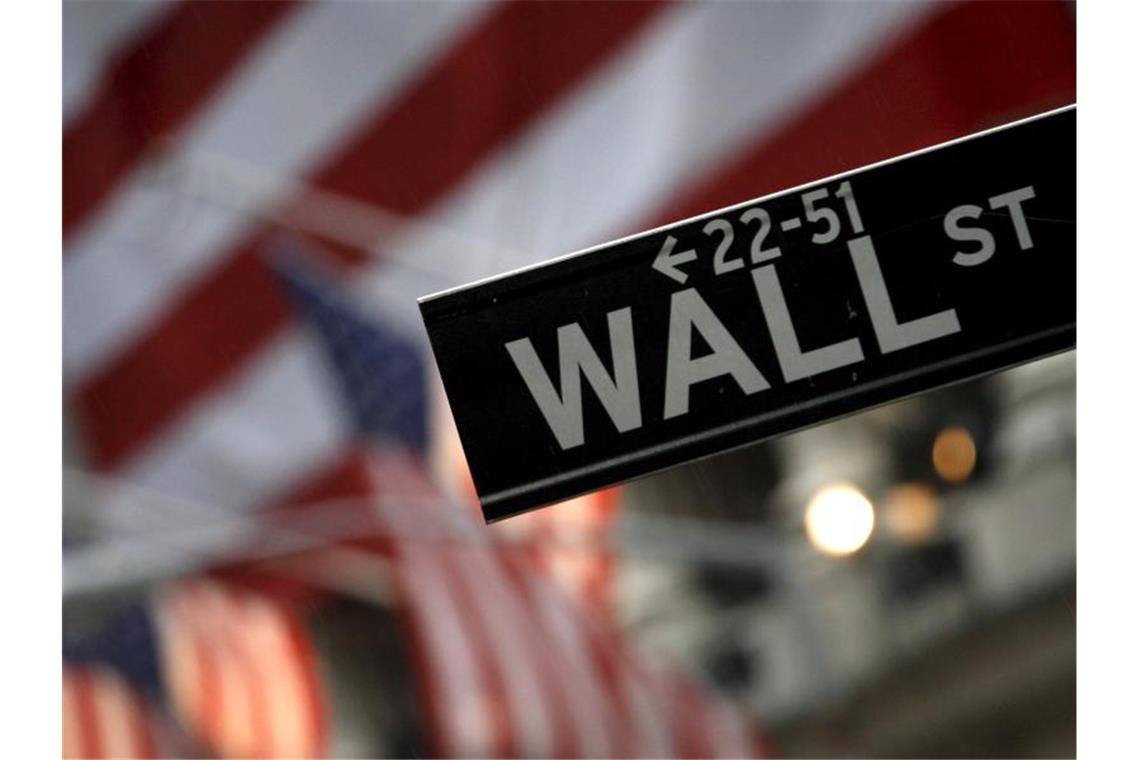 Sitz der Börse in New York ist die Wall Street. Foto: epa Jeff Zelevansky/epa/dpa