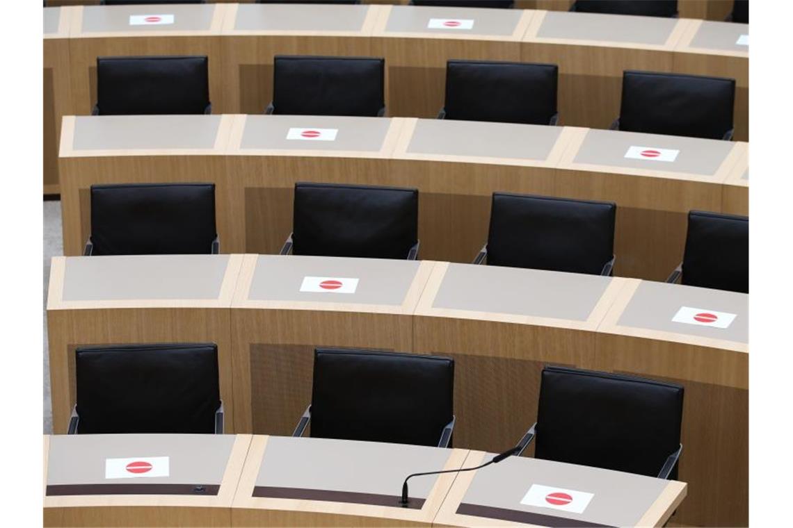 Sitze im Plenarsaal des Landtag Baden-Württemberg. Foto: Tom Weller/dpa/Symbolbild