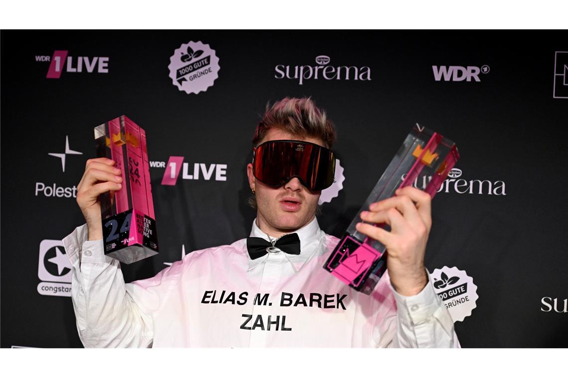1LIVE Krone 2024: Das sind die Gewinner Ski Aggu durfte die gleich 2 Kronen mit nach Hause nehmen.