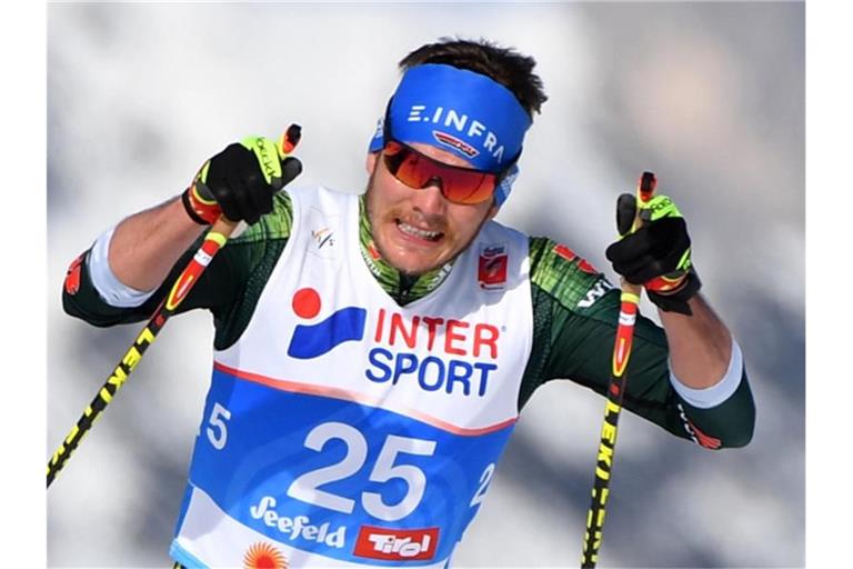 Skilangläufer Lucas Bögl erreichte über 15 Kilometer im freien Stil den neunten Rang. Foto: Hendrik Schmidt/zb/dpa