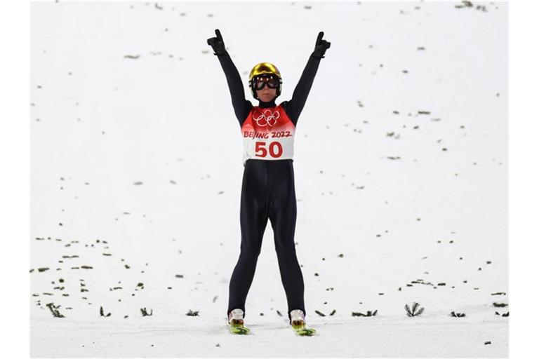 Skispringer Karl Geiger gewann die Bronzemedaille. Foto: Daniel Karmann/dpa