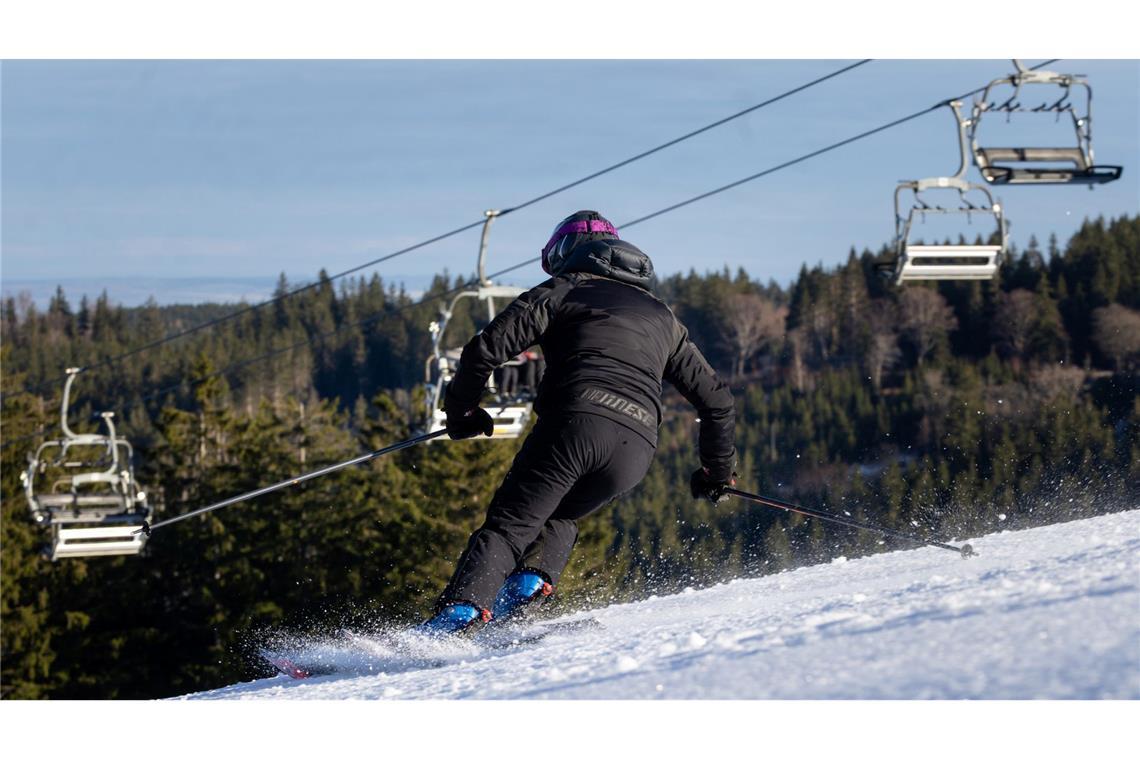 Skivergnügen in Thüringen - am Samstag sind dort wieder alle Skigebiete geöffnet.