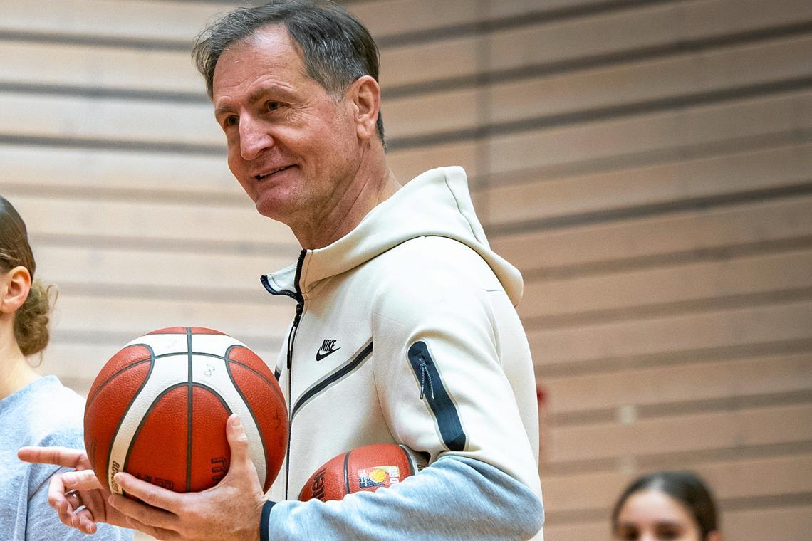 Slobodan Konjevic gibt beim Backnanger Basketballnachwuchs keine Tipps mehr. Die TSG-Korbjäger haben sich von ihrem hauptamtlichen Trainer getrennt. Archivfoto: Alexander Becher