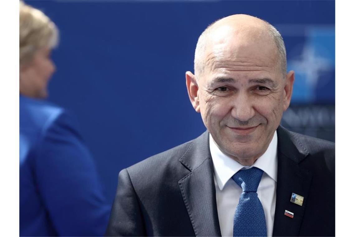 Slowenien übernimmt EU-Ratspräsidentschaft Sloweniens Ministerpräsident Janez Jansa gilt als äußerst umstritten. Foto: Kenzo Tribouillard/Pool AFP/AP/dpa