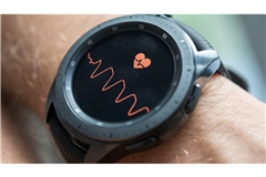 Smartwatch mit Pulsmesser sind in der Lage, die elektrische Aktivität des Herzens aufzuzeichnen - wie bei einem EKG.