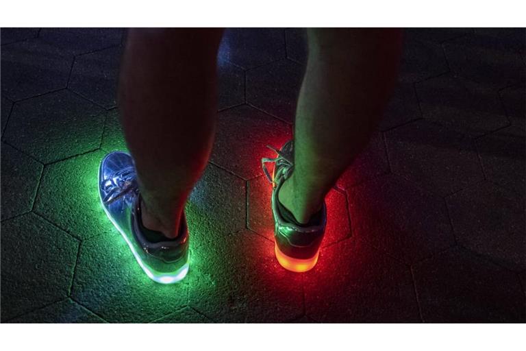 Sneaker für den Auftritt in der Disco - auch das gibt es.
