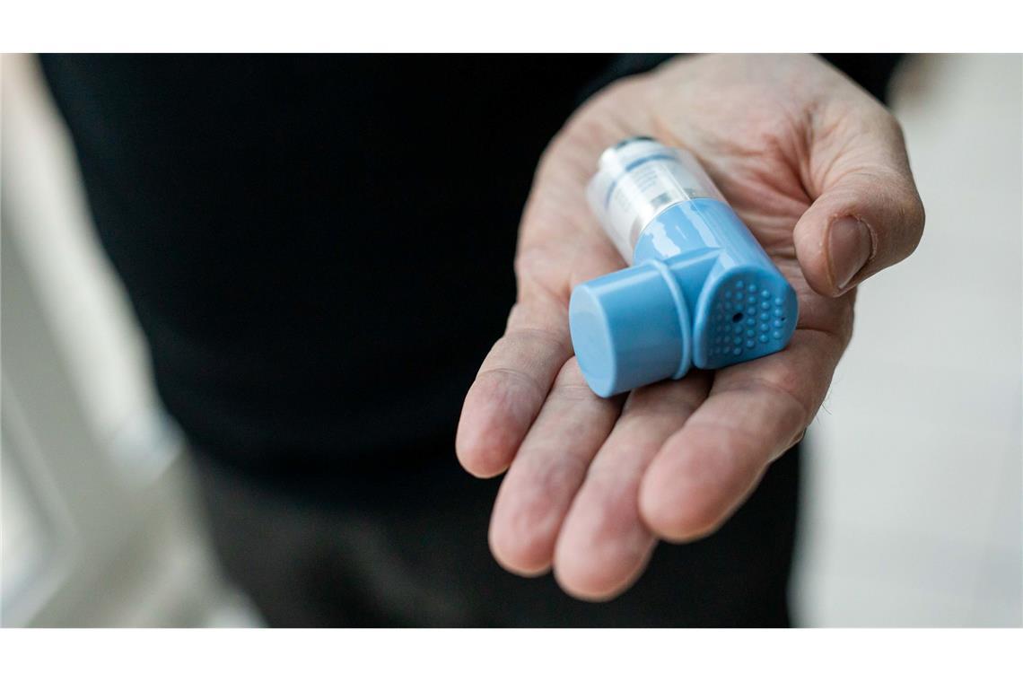 Wie sich Asthma in den Lebensphasen verändert So ein Spray haben die meisten Asthmatiker immer dabei. (Archivbild)