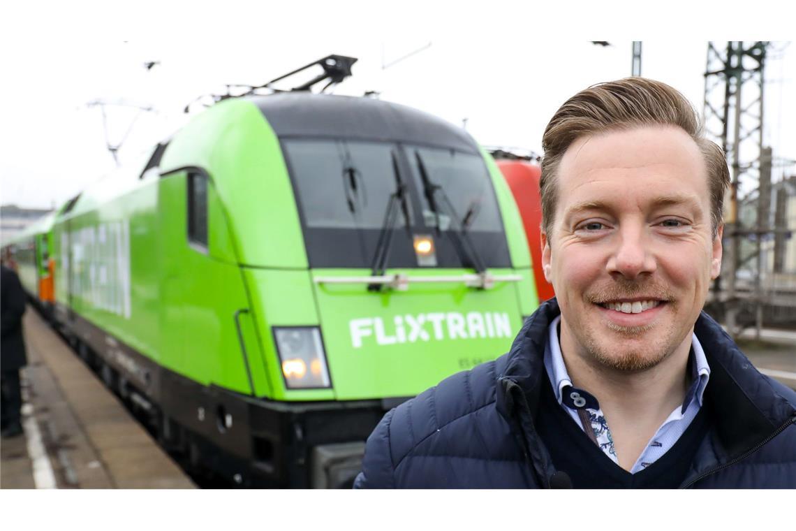 So fing alles an: Flix-Mitgründer André Schwämmlein 2018 vor der Premierenfahrt des Flixtrain-Fernzuges. (Archivbild)