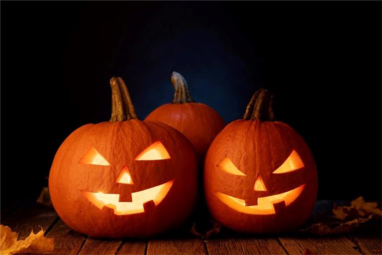 Geschnitzten Kürbis für Halloween länger haltbar machen So halten die Halloween-Kürbisse länger.