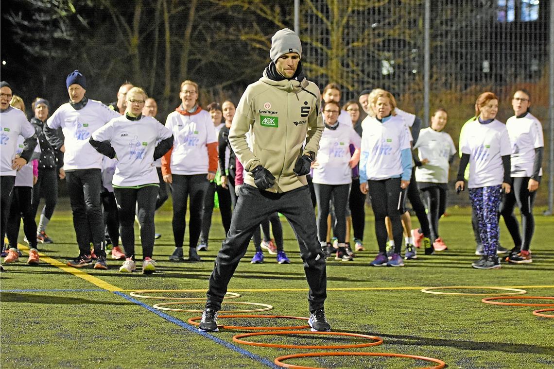 So leichtfüßig, wie es bei Profis wie Marcel Fehr aussieht, kann es auf Anhieb kaum klappen, aber die Hobbysportler gaben ihr Bestes. Foto: T. Sellmaier