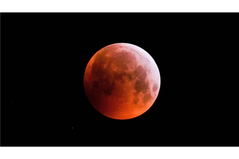 So majestätisch schön ist ein Blutmond anzusehen – aber am 3. März 2026 leider nicht bei uns.