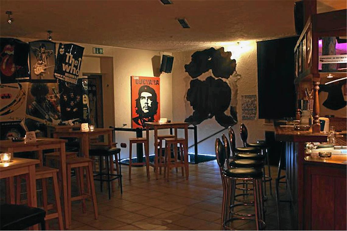 So sah der Club früher aus: Behängt mit Band-Postern. 