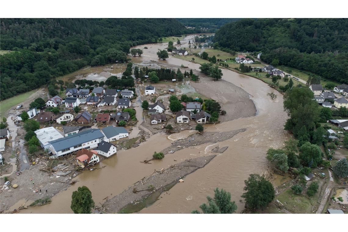 Mahnen, erinnern, bauen: Vier Jahre nach der Ahrtalflut So sah es damals kurz nach der Flut im Ahrtal aus. (Archivbild)